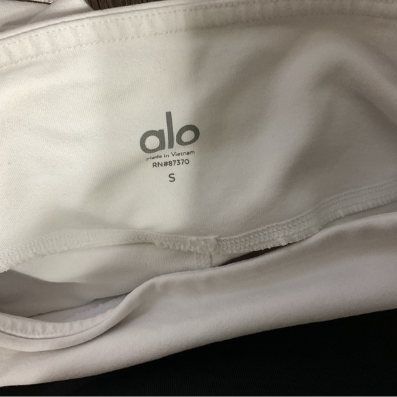 ALO yoga White High Waist Coast Legging Size S - Picture 11 of 13